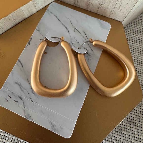 Matte finish rectangle puffy lightweight earrings - Picture 1 of 5